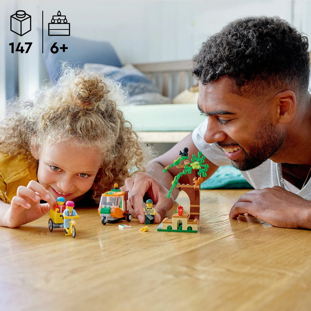147 Piece Building Kit with 3 Minifigures Z1603