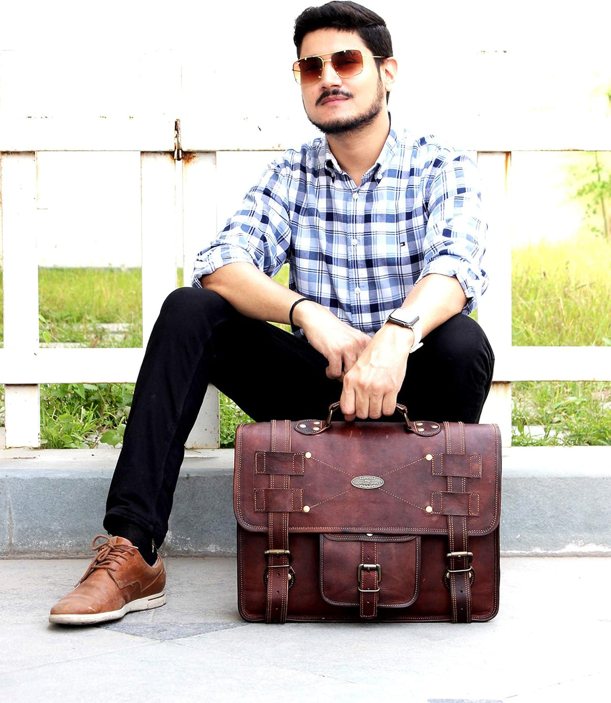 Distressed Leather Messenger Bag Satchel (13 X 18) H39350