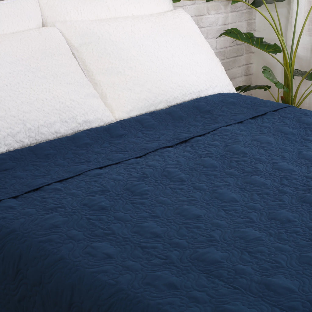 Navy Full/Queen Quilt R131103