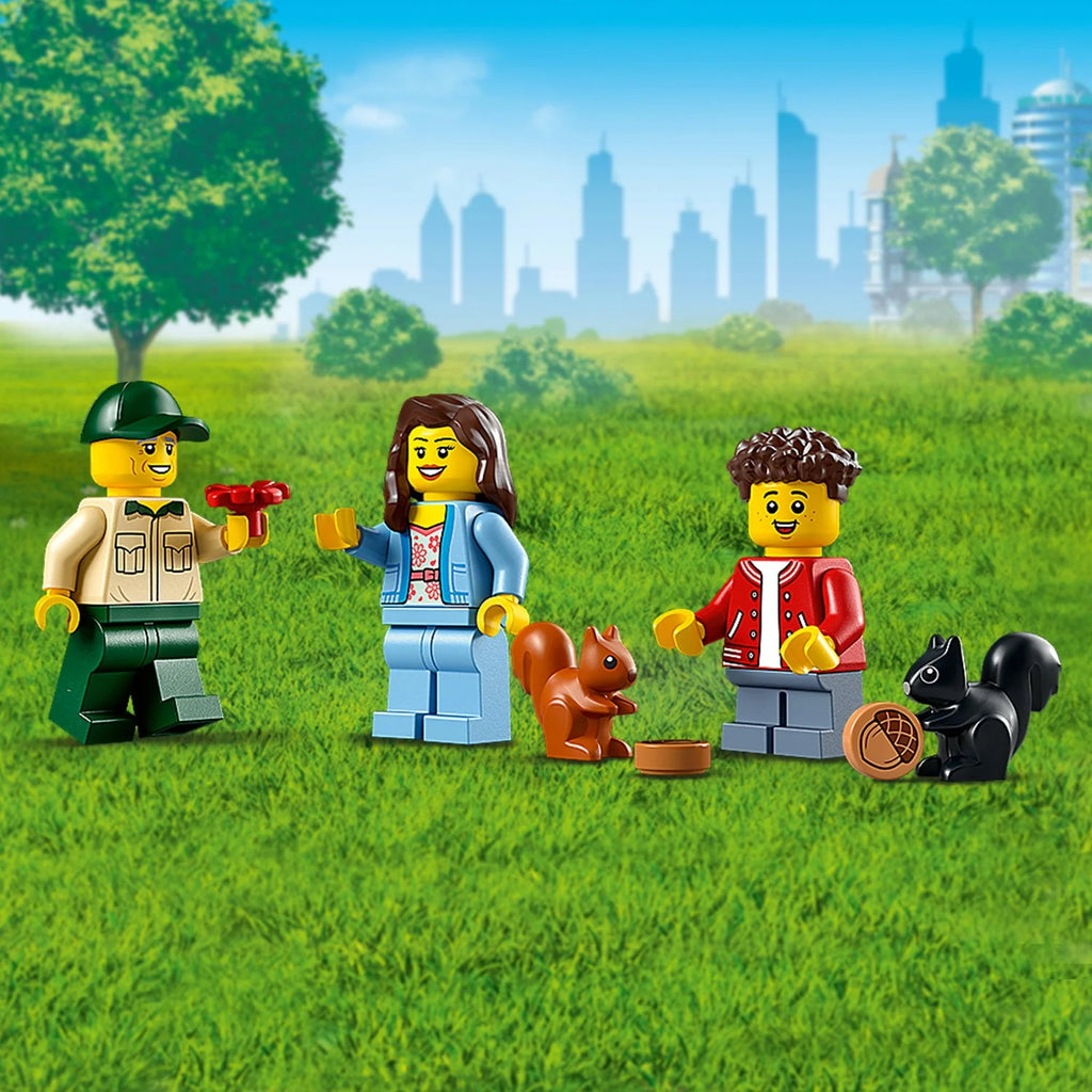 147 Piece Building Kit with 3 Minifigures Z1603
