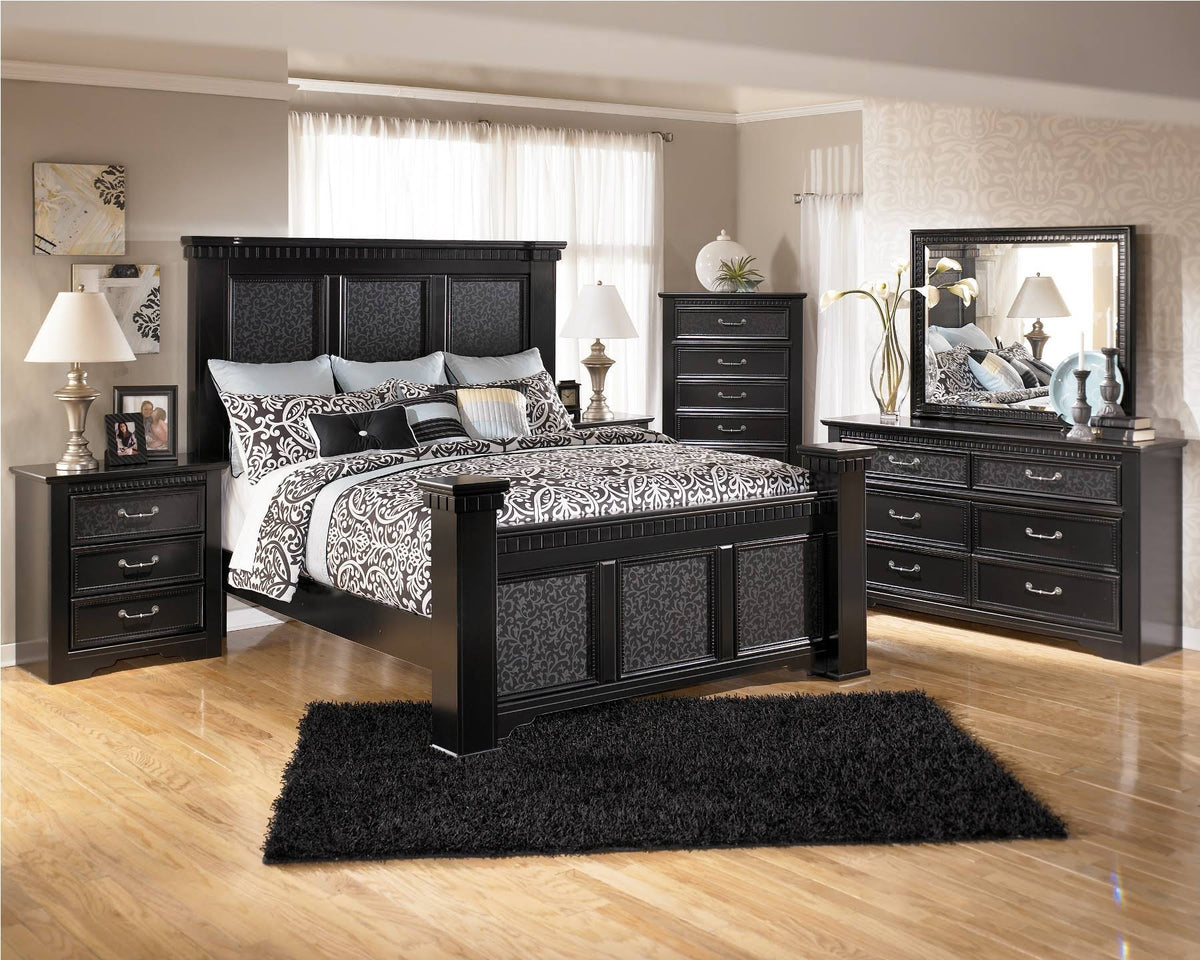 Three Drawer Nightstand U600105