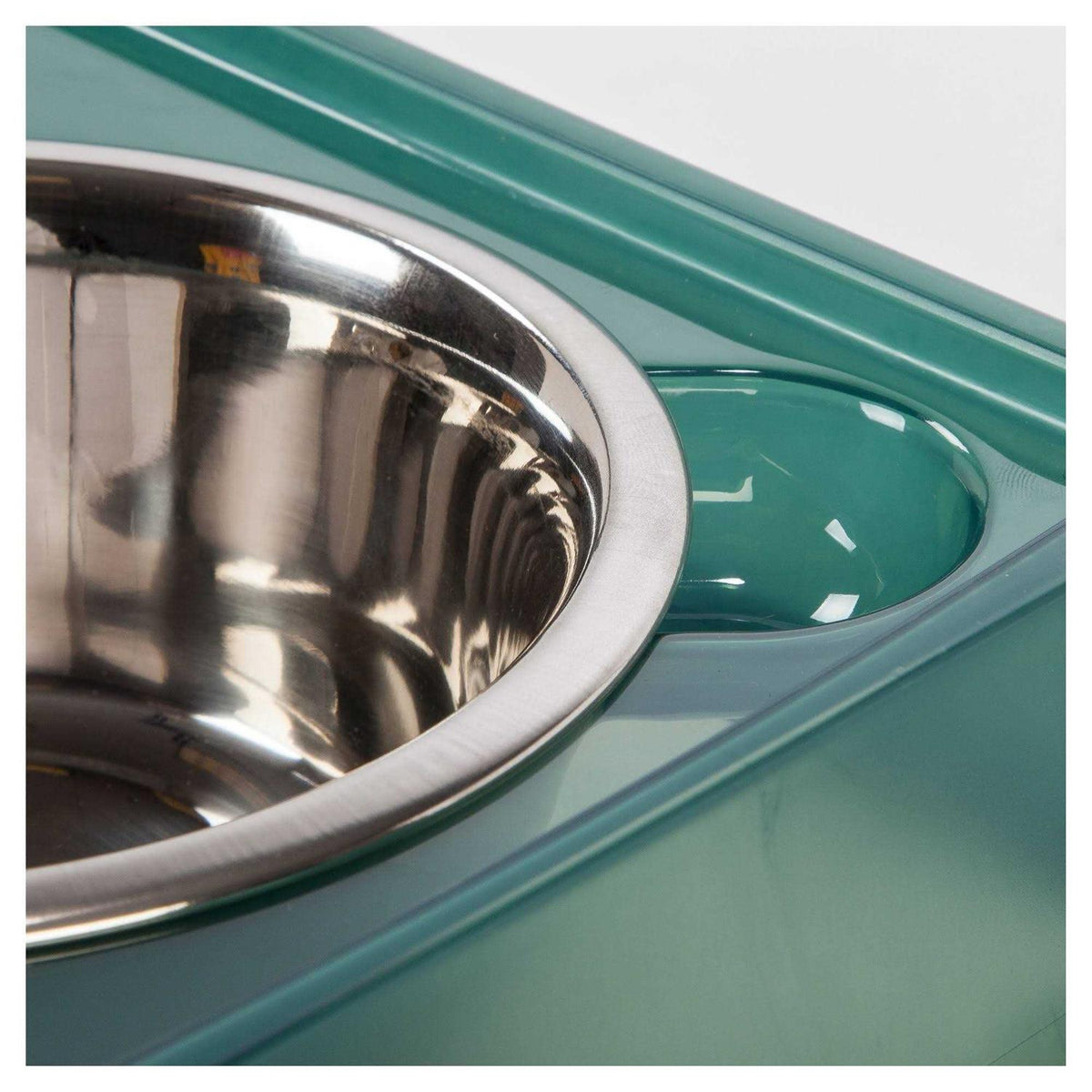 Elevated Feeder with Airtight Storage M5883