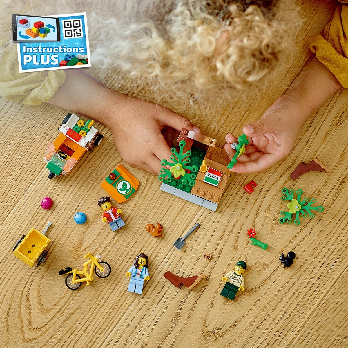 147 Piece Building Kit with 3 Minifigures Z1603
